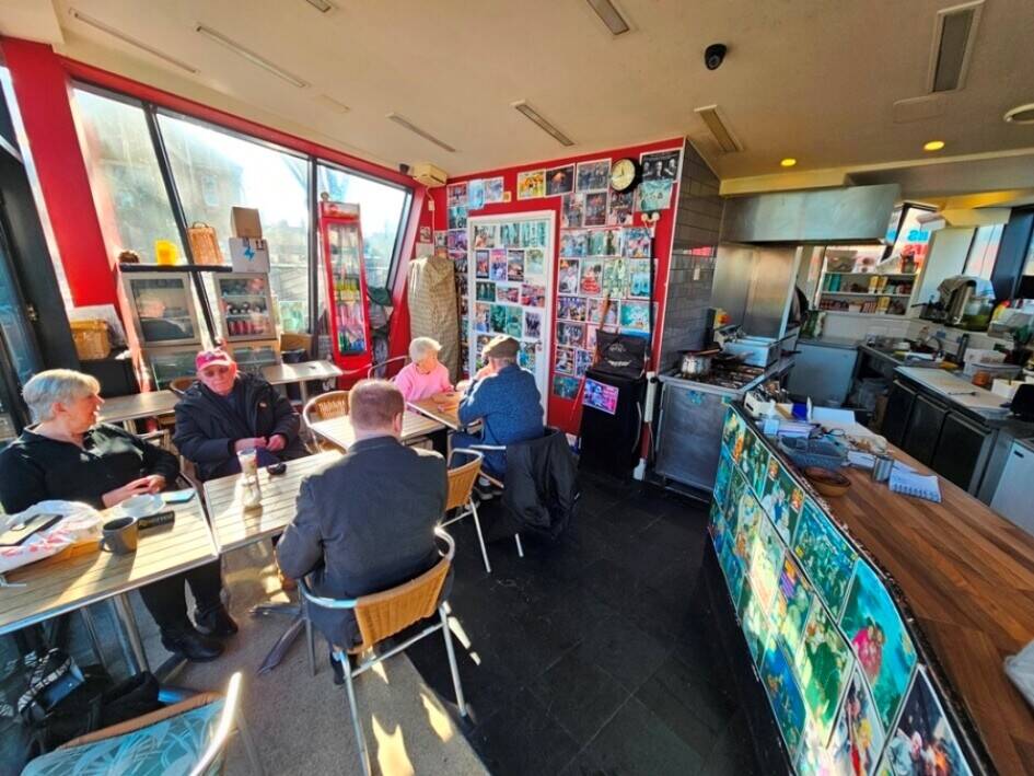 RARELY AVAILABLE CAFÉ IN PARK FOR SALE IN SOUTHEND-ON-SEA, ESSEX Photo 4