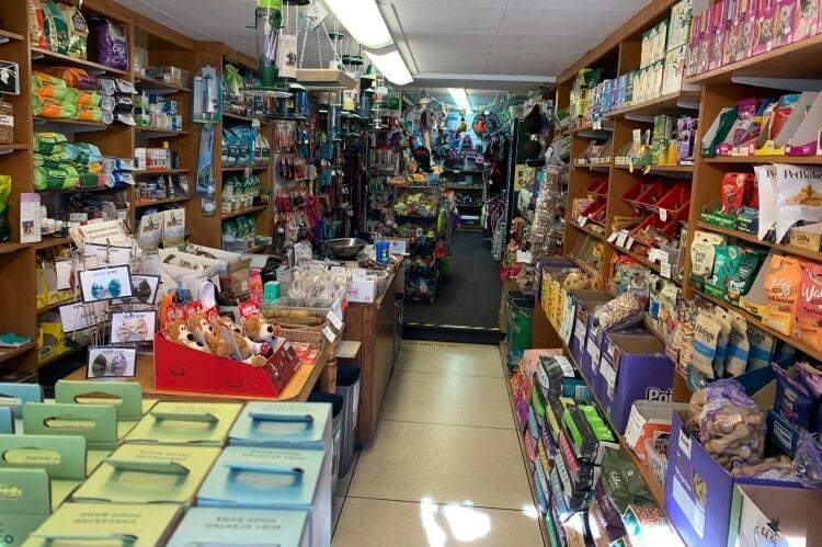 Established Pet Supplies Business - Grastang
