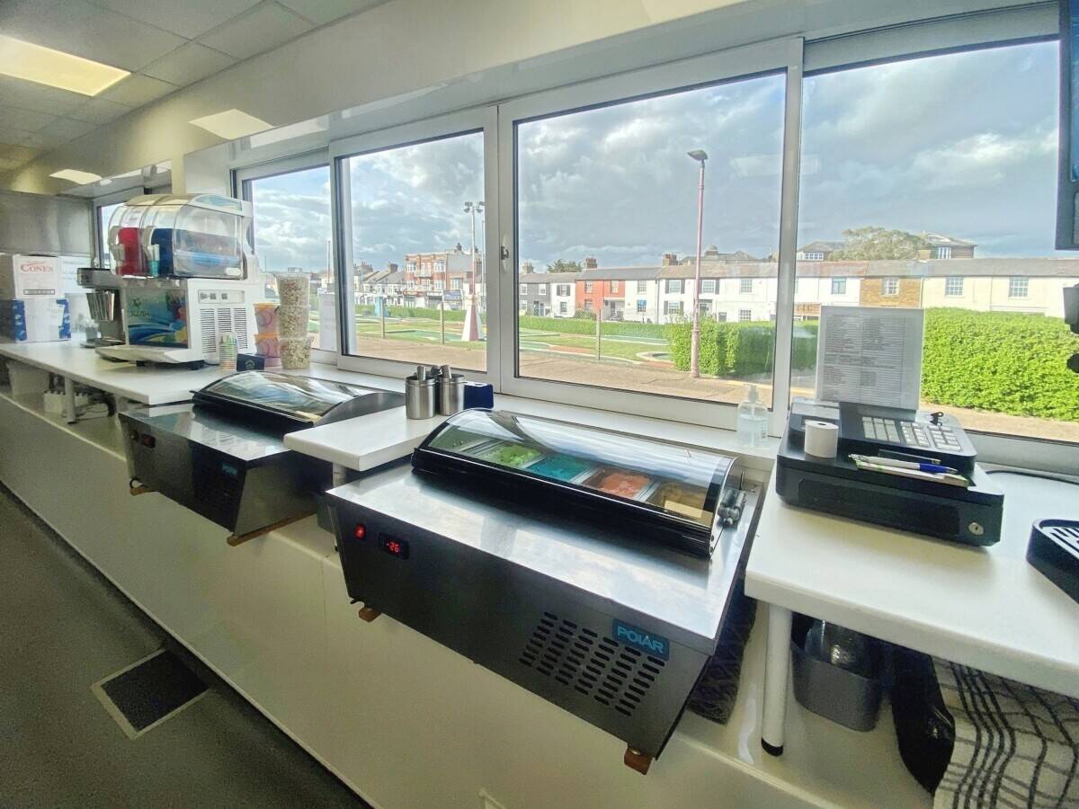 SEAFRONT KIOSK / CAFE - EASTERN ESPLANADE, SOUTHEND ON SEA Photo 4