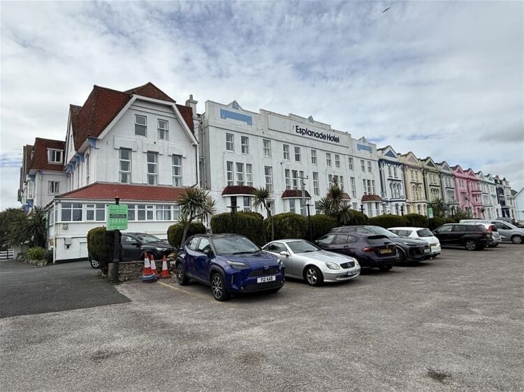 Prime seafront hotel within Torbay’s established resort of Paignton For Sale in Paignton Photo 4
