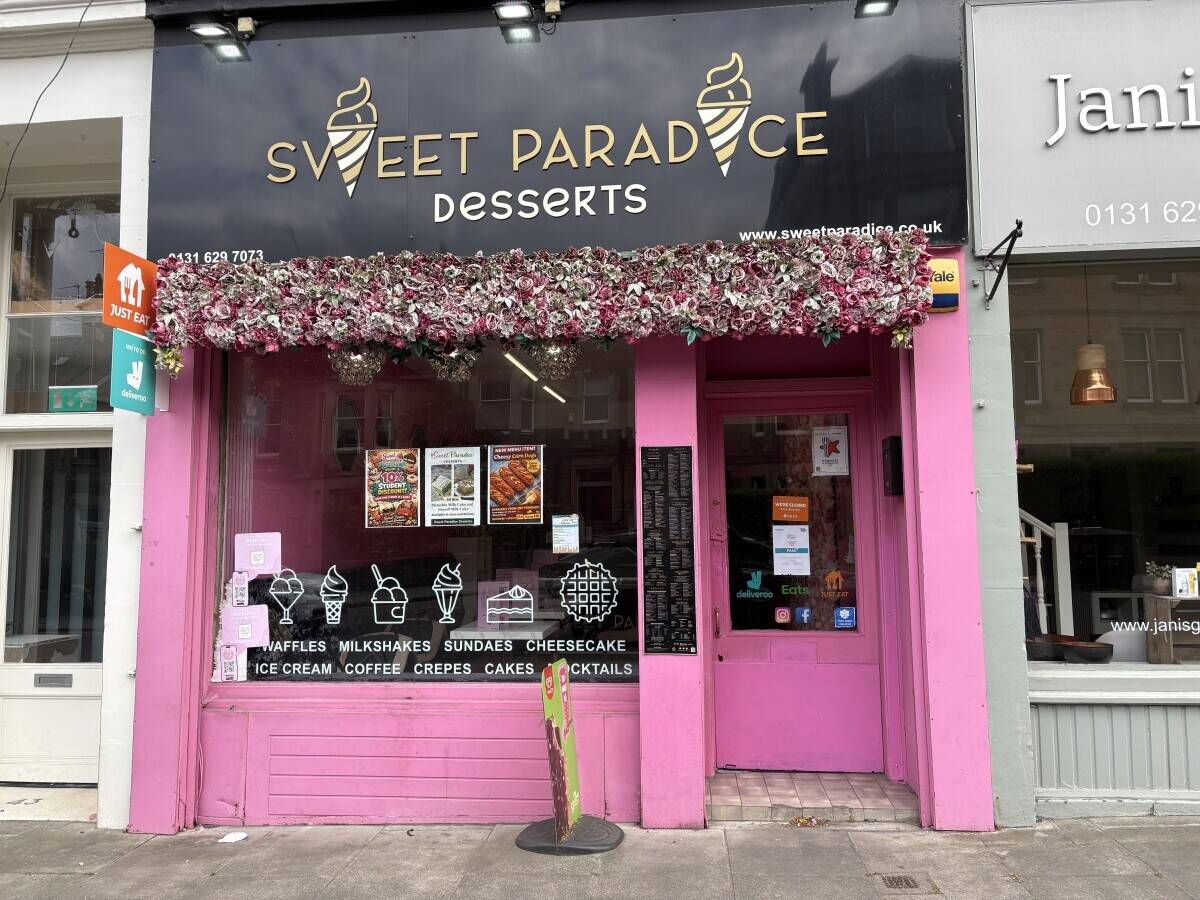 City Centre Fully Refurbished Dessert and Ice cream Parlour Business Ref 2012 Photo 4