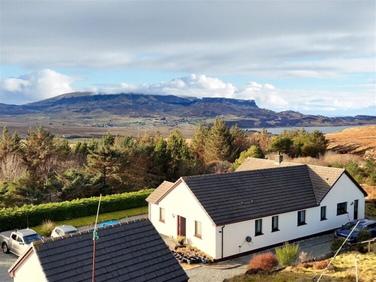 Staffin Caravan & Camping Site with Detached 5-Bedroom House & Self-Catering Accommodation Photo 4