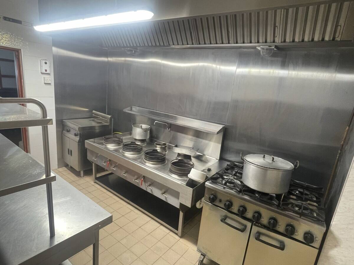 Unique Opportunity to Purchase a Freehold Takeaway/Café Photo 4