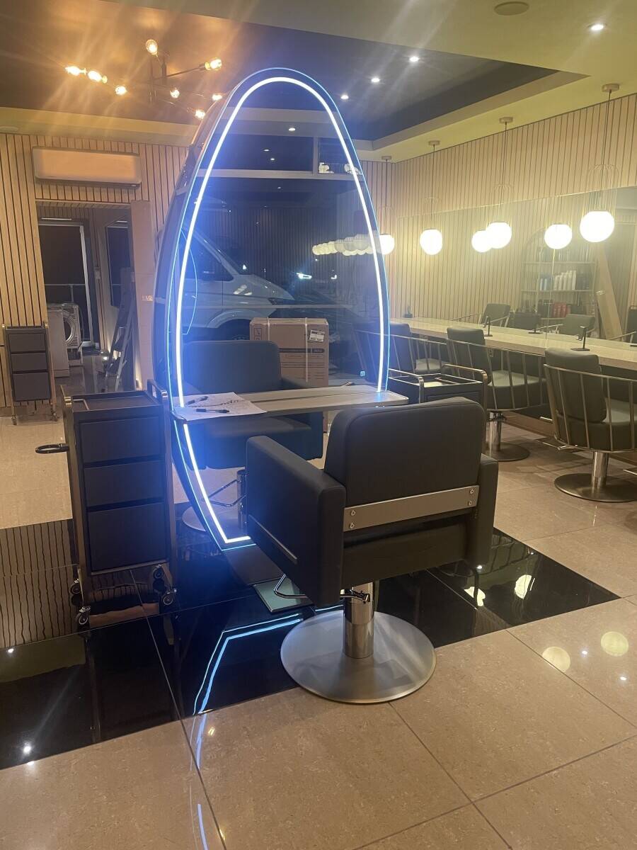 Boutique Hairdressing salon in Sandbanks  Photo 4