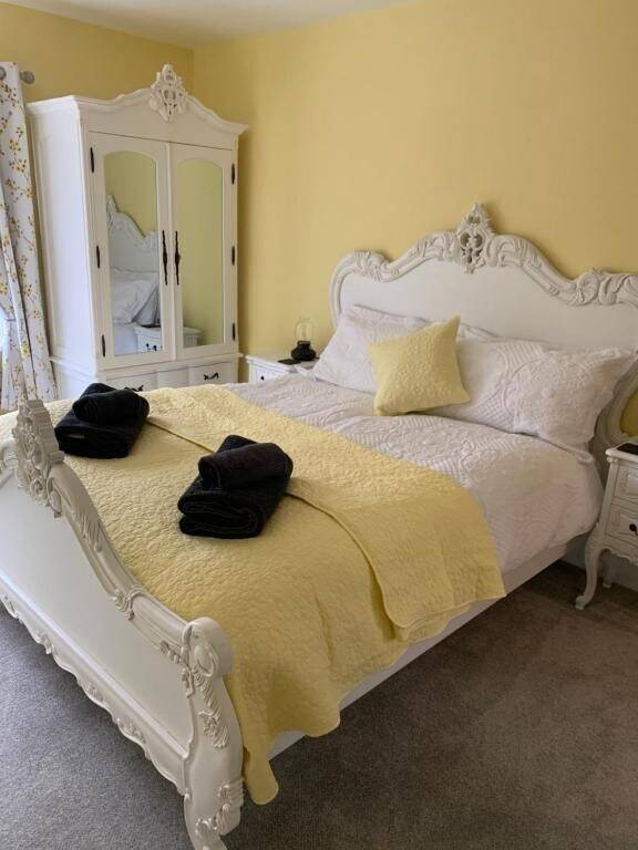Dartmoor Inn & Hotel Set In 2.5 Acres WIth 9 Letting Rooms & 3 Bedroom Owner's Cottage