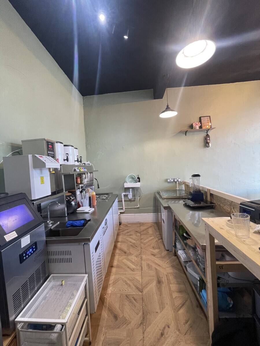 Modern Bubble Tea / Café Business Opportunity in Hillsborough, Sheffield Photo 4