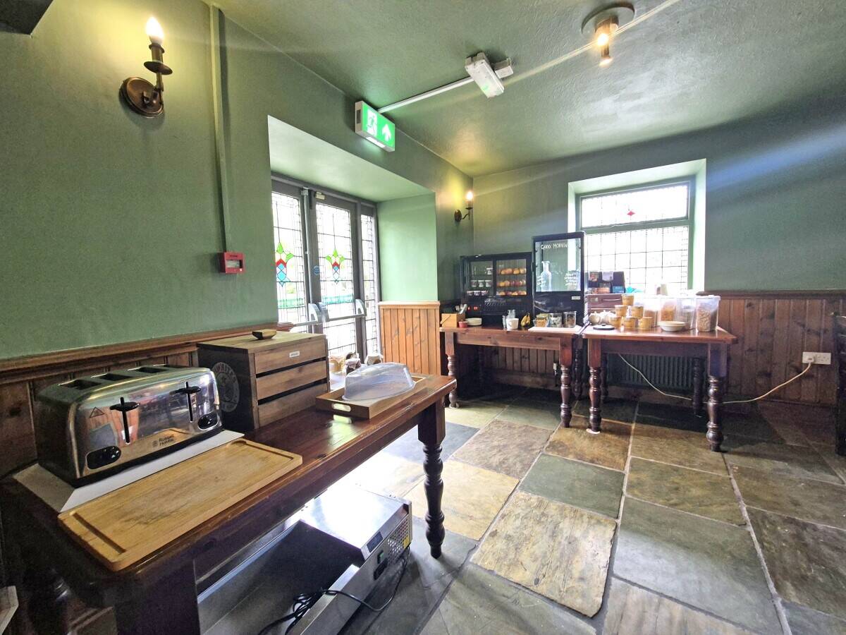 NORTH YORKSHIRE - COUNTRY PUB IN THE HEART OF THE YORKSHIRE DALES OFFERING LETTING ACCOMMODATION Photo 4