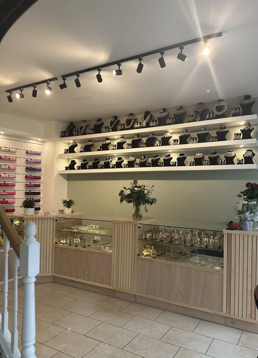 Fully Fitted Retail Unit – Bedford Town Centre – Fit-Out For Sale – New Lease Available - Perfect For Jewellery/Clothing/High Value 