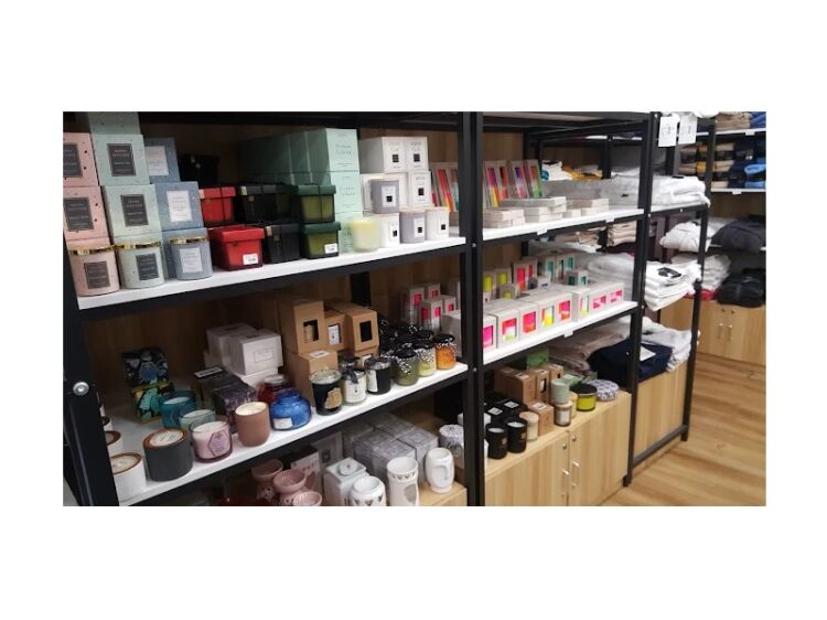Curated to Captivate – Luxury Lifestyle Store & Ecommerce Brand