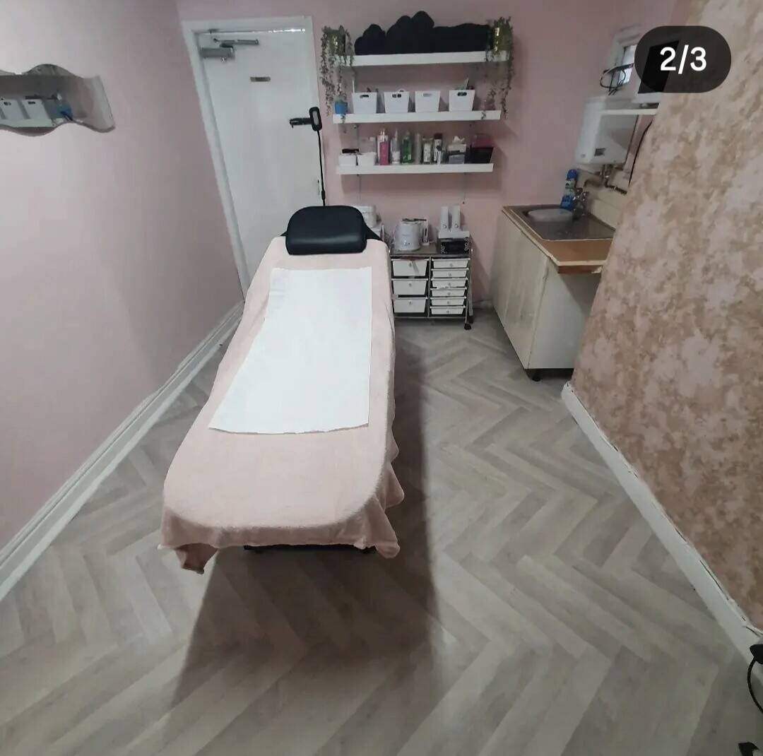 Established 16 year beauty salon for sale Photo 4