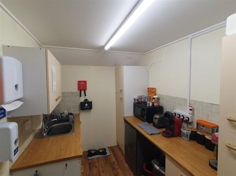 Office Accommodation with Parking To Let For Sale in Newton Abbot Photo 4