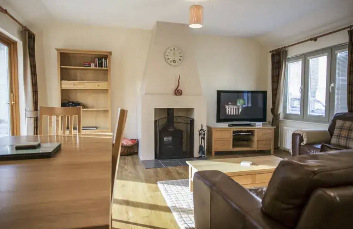 Holiday‑letting business at the prestigious Highland Club. Loch Ness