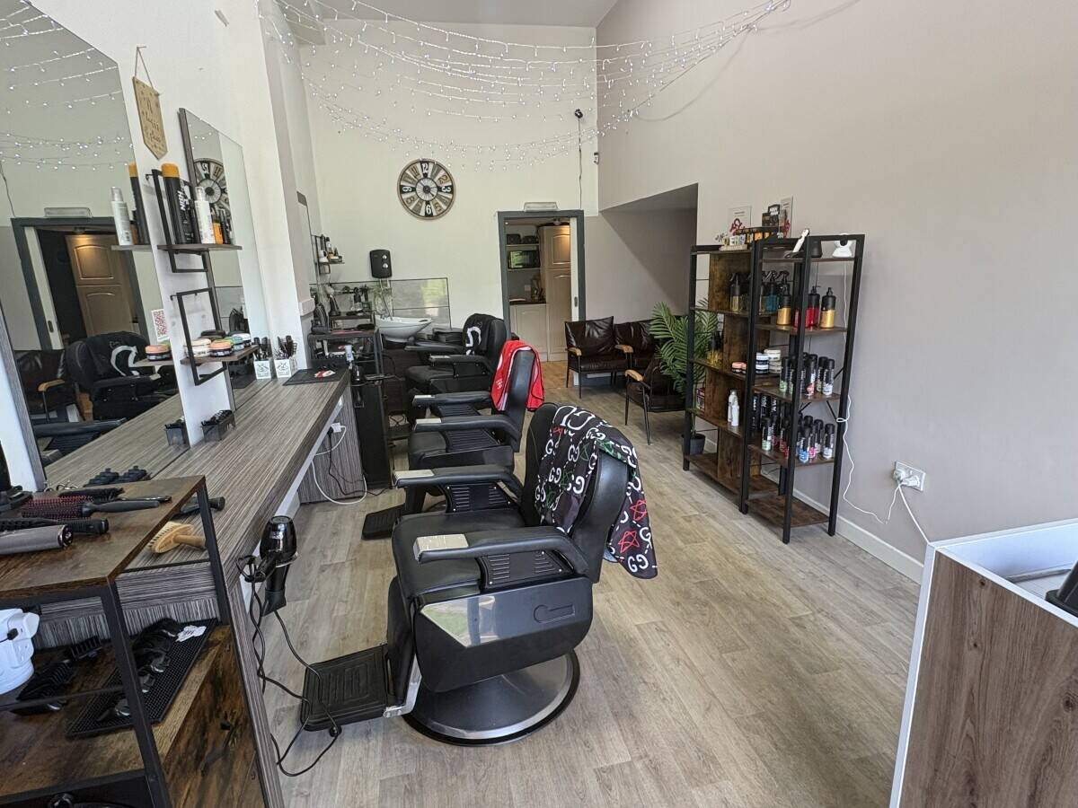 Well established and profitable barbers in highly sought after location Ref 2013 Photo 4