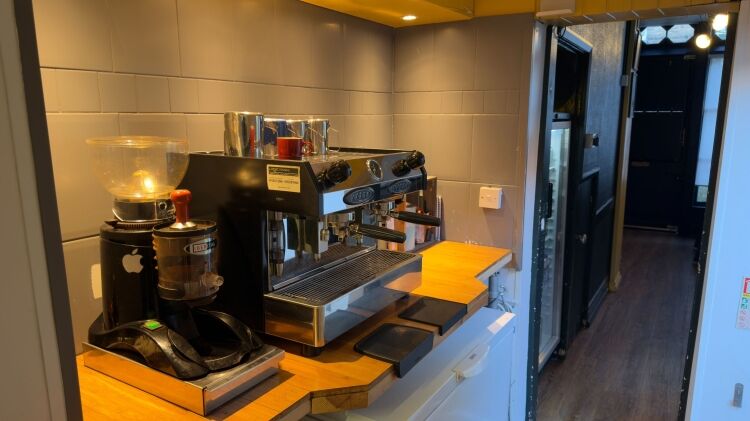 SANDWICH BAR/FOOD TO GO plus OUTSIDE CATERING with ACCOMMODATION Photo 4