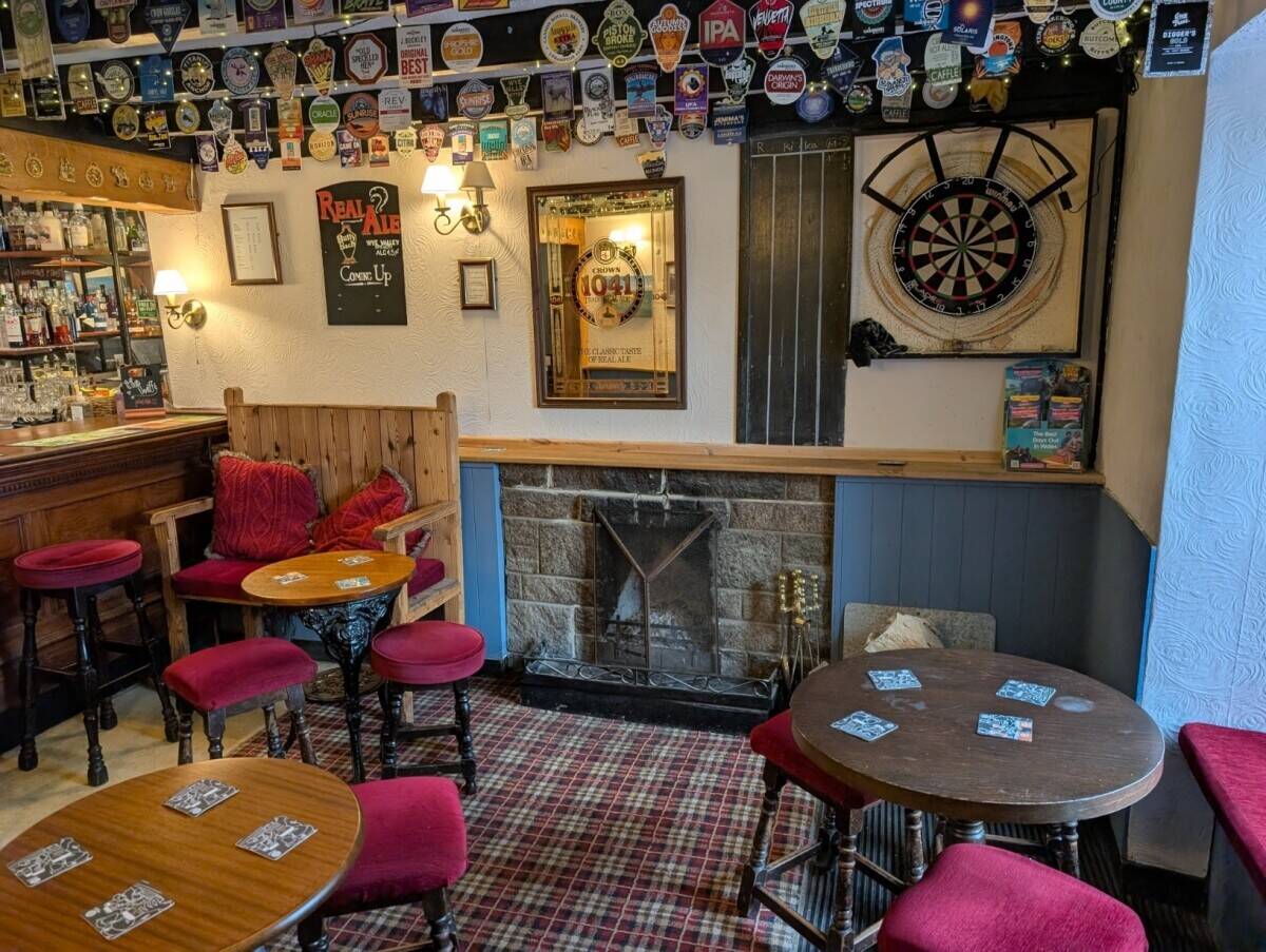 CARMARTHENSHIRE - TRADITIONAL VILLAGE PUB WITH ADDITIONAL ONE BEDROOM COTTAGE Photo 4
