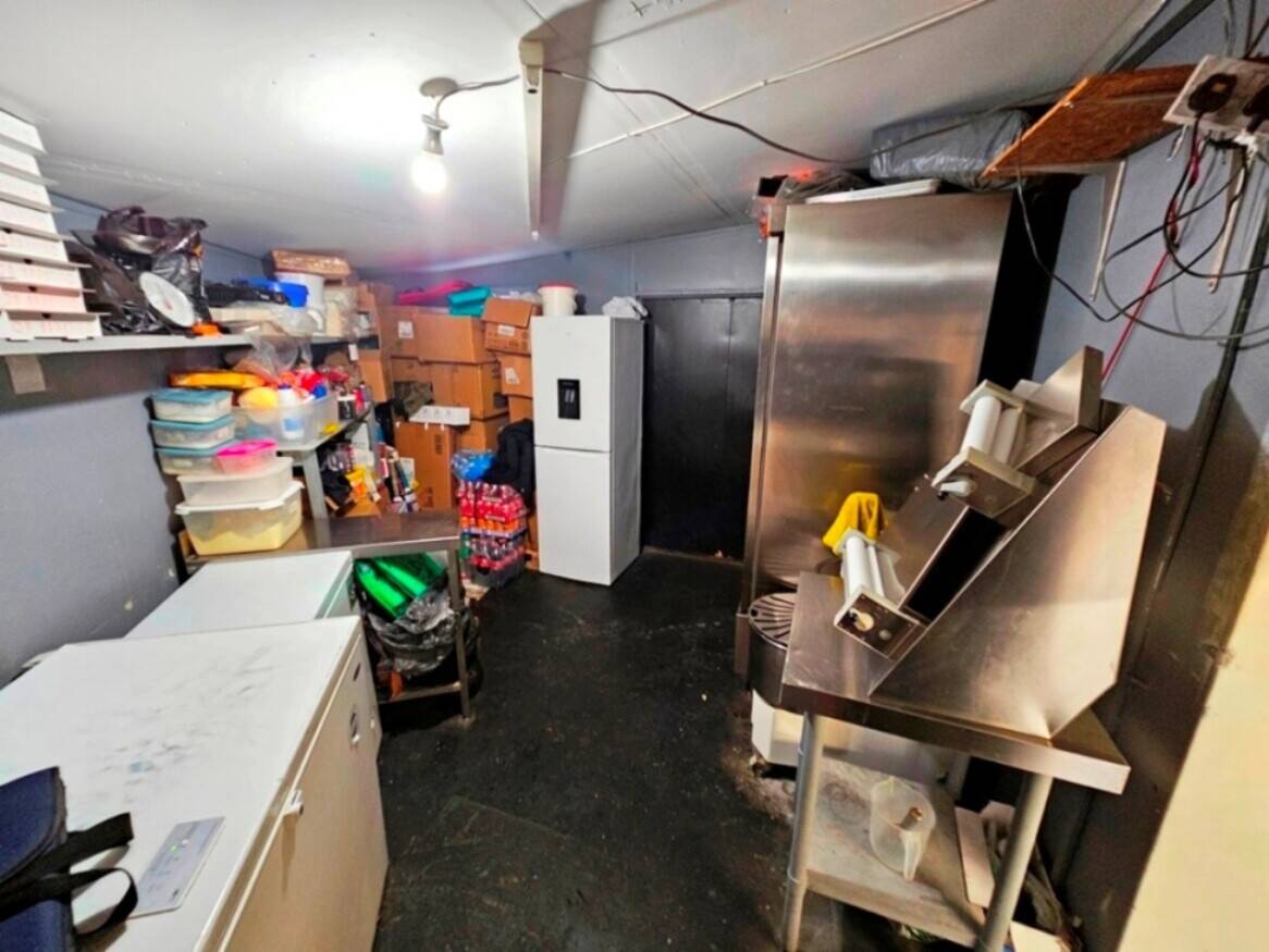 PIZZA TAKEAWAY FOR SALE IN STANFORD-LE-HOPE, ESSEX Photo 4