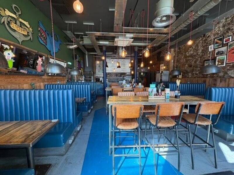 Prominent City Centre Unit with Outstanding Business Potential