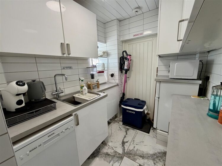 Vacant Unit For Sale in Doncaster