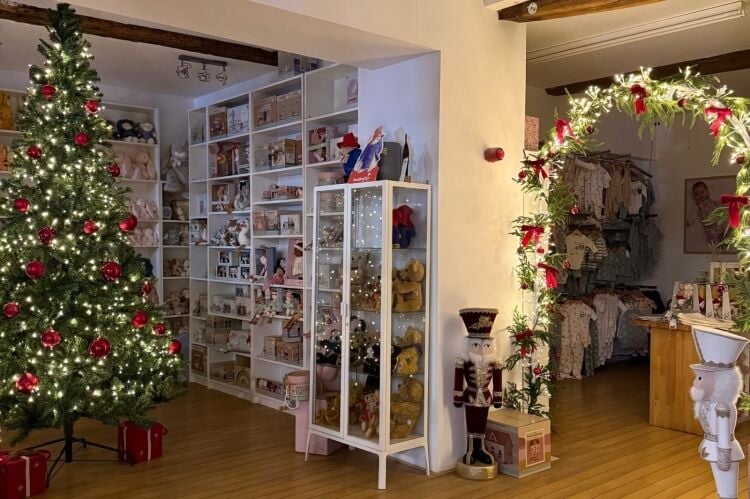 Children's Retail & E-Commerce Business - Leek