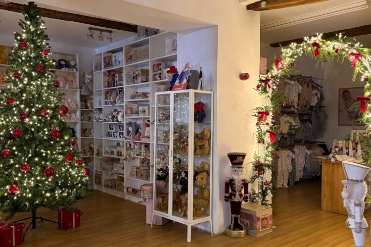 Children's Retail & E-Commerce Business - Leek Photo 4