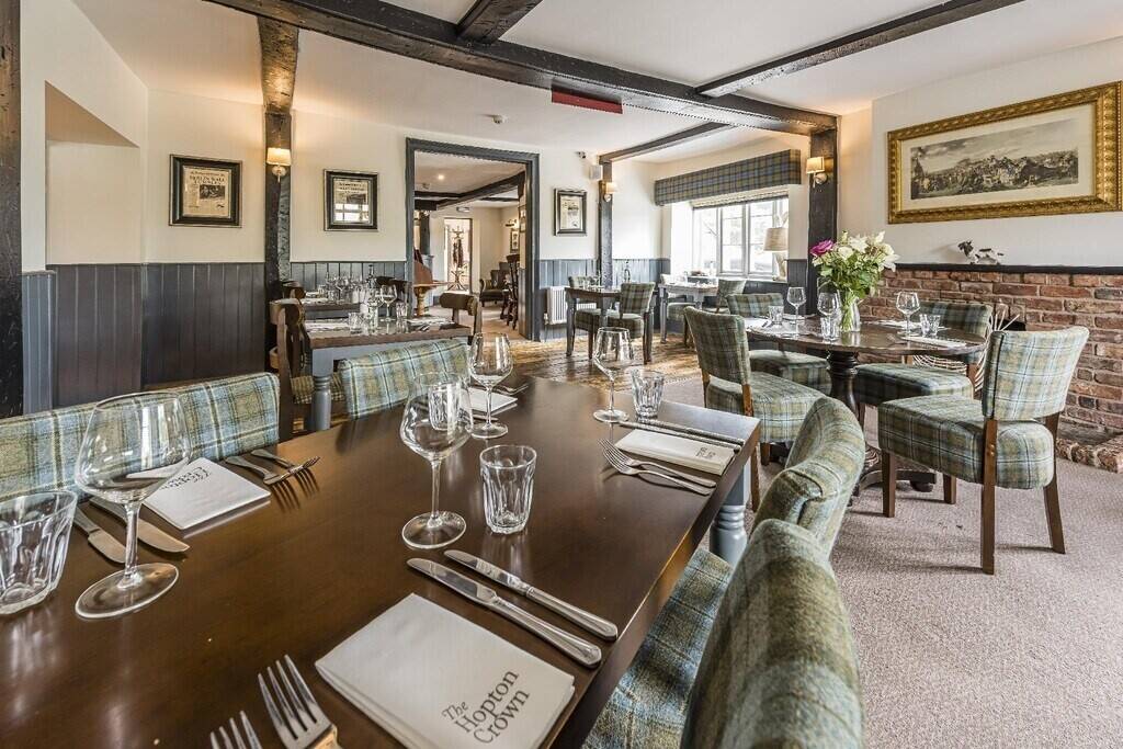 SHROPSHIRE - MAIN ROAD COUNTRY INN WITH LETTING ROOMS