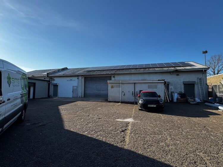 Commercial Premises incorporating two storey office and workshop. Photo 4