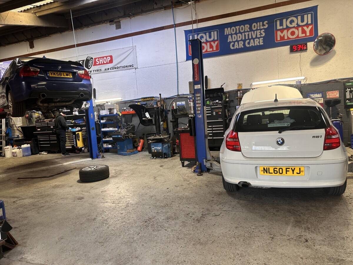 Fully equipped car repair garage with tyre fitting and motorcycle mot bay Photo 5