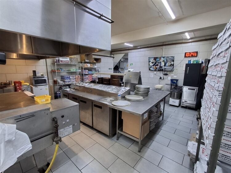 Hot Food Take Away For Sale in Castleford Photo 4