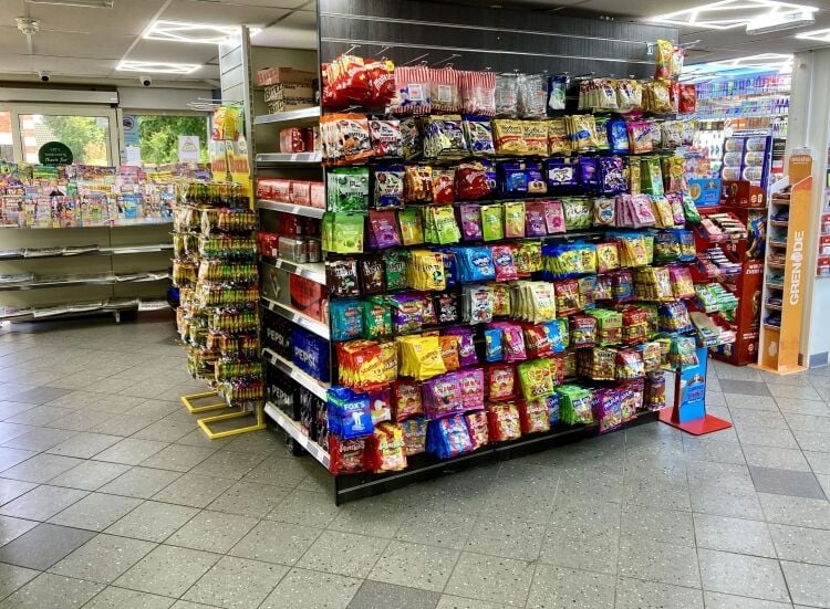 CONVENIENCE STORE/SUPERMARKET with POST OFFICE Photo 4