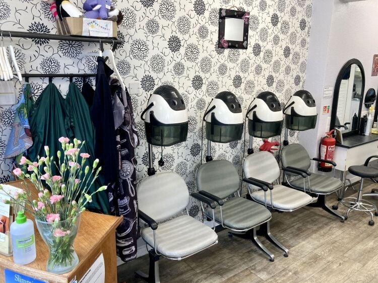 HAIR SALON Photo 4