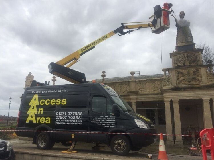 MOBILE ELEVATED WORK PLATFORM (CHERRY PICKER) HIRE