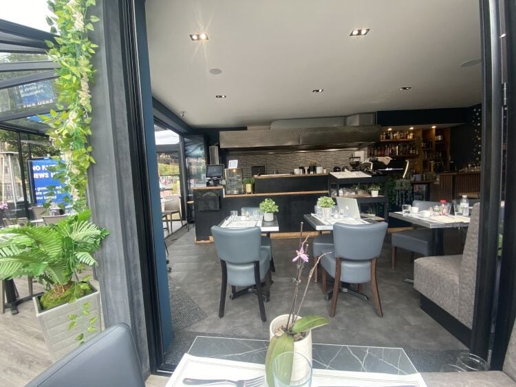 Busy, Popular, Spacious Greek Restaurant Kingston Upon Thames, SW London