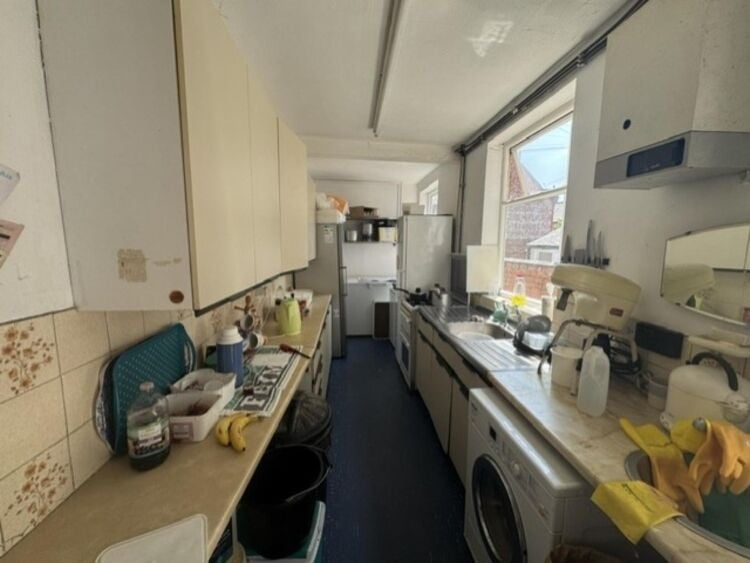 Freehold Fish & Chip Takeaway Located In Leicester Photo 4
