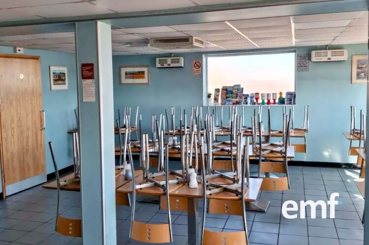 Popular Seaside Freehold Fish & Chip Shop Photo 4