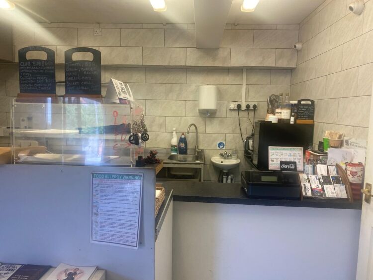 Leasehold Café Located In Warwick
