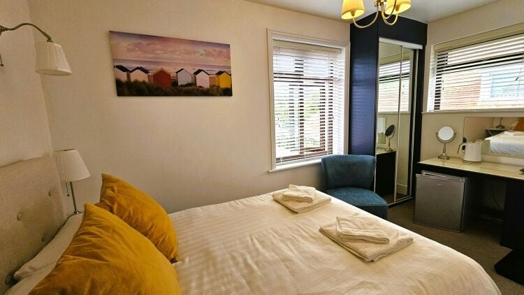 Prominently Located B&B with Valuable Class E Medical Consent