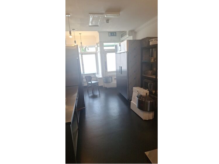 Freshly Fired Opportunity – Turnkey Pizza & Kebab Restaurant