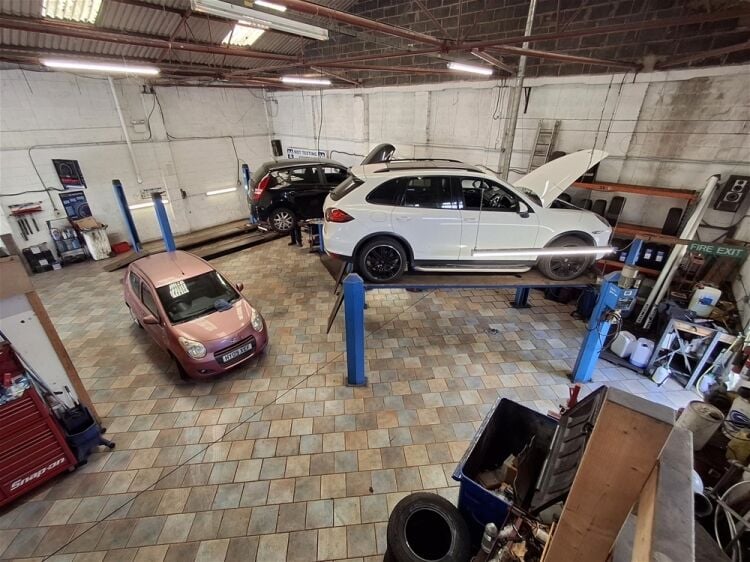 Vehicle Repairs & MOT For Sale in Leeds