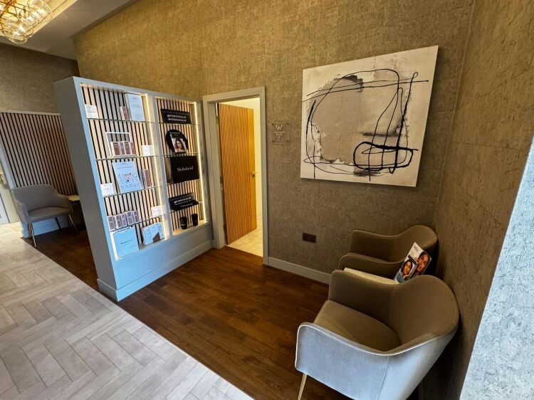 High End HIS Registered Clinic for Sale in Viewpark Uddingston with 6 Treatment Rooms Photo 4