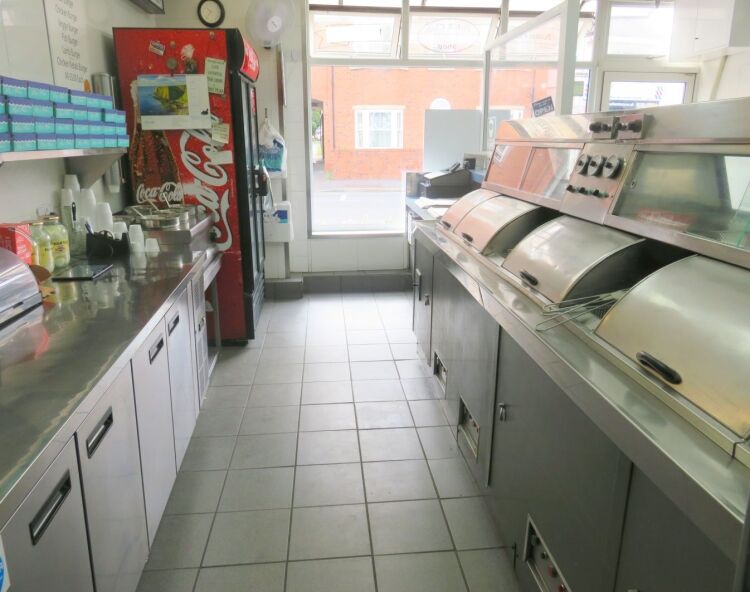 Same owership 40 years, high turnover fish & chip shop in North Oxfordshire Photo 4