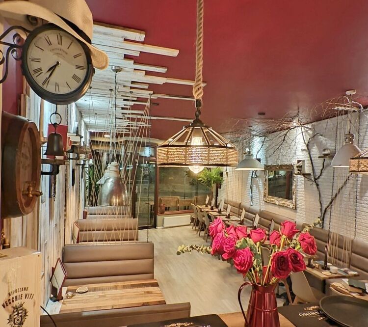 Very well fitted & equipped town centre Italian Restaurant
