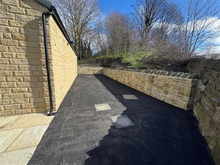 Vacant Unit For Sale in Brighouse Photo 4