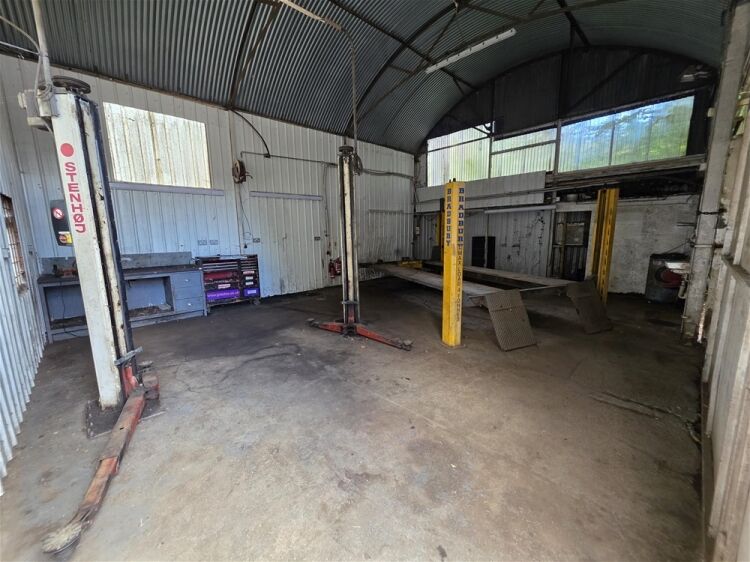 Auction Lot: North Devon Commercial Depot occupying approximately 0.409 acres For Sale in South Molton Photo 4