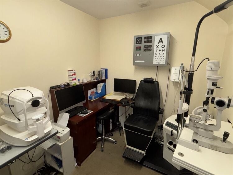 Opticians For Sale in Leeds Photo 4