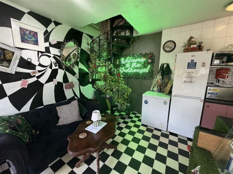 Cafe & Sandwich Bars For Sale in Leeds