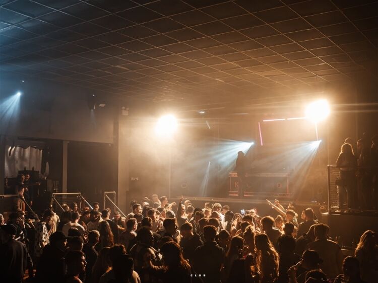 Licenced Trade, Pubs & Clubs For Sale in Wakefield Photo 4