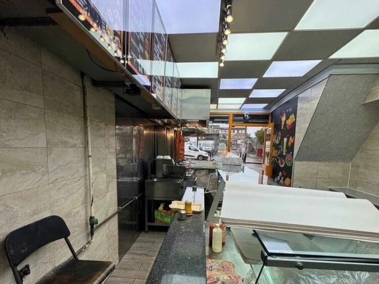 Established & Profitable Modern Takeaway Photo 4