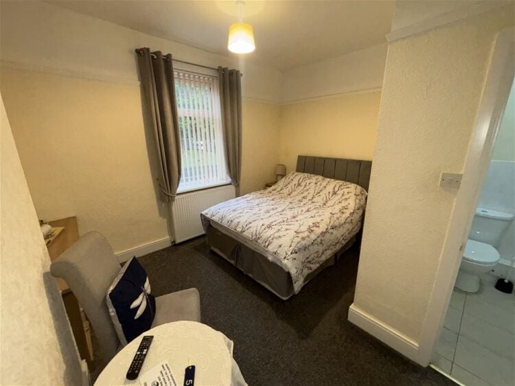 Guest Houses and B&Bs For Sale in Burnley Photo 4