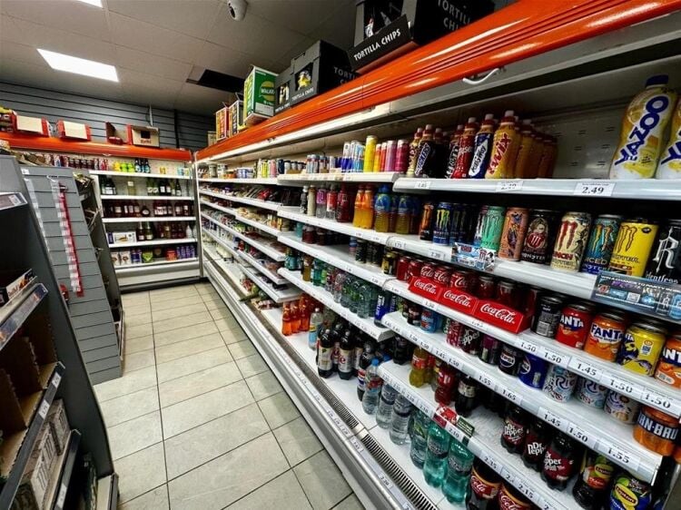LEASEHOLD
CONVENIENCE STORES/LOTTERY & OFF LIC