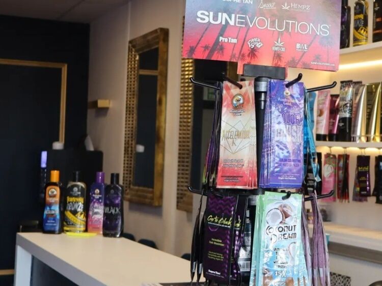 Modern Tanning Salon (with additional treatment rooms)